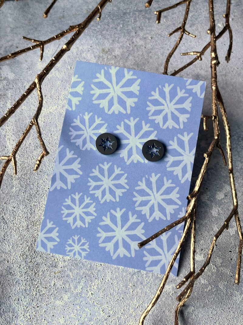 Wenskaartje met ronde zilveren sneeuwvlokken