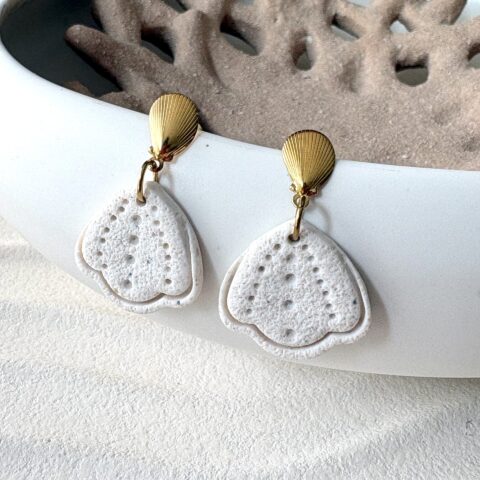 Coastal Stories: Wit & Goud schelpjes